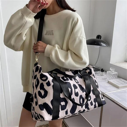 Fashionable 2024 New Travel Bag Duffle Bag Women Leopard Big Oxford Bag Tote Handbags Fitness Gym Bag Ladies Weekend Pink Bag